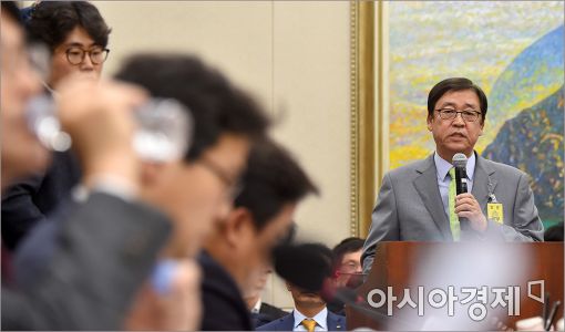 [포토]답변하는 정지택 두산중공업 부회장
