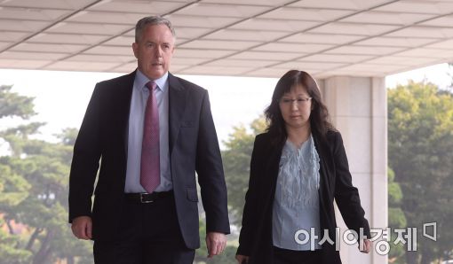 [포토]검찰 출석하는 폴크스바겐 핵심 임원