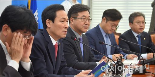 [포토]모두 발언하는 우상호 원내대표