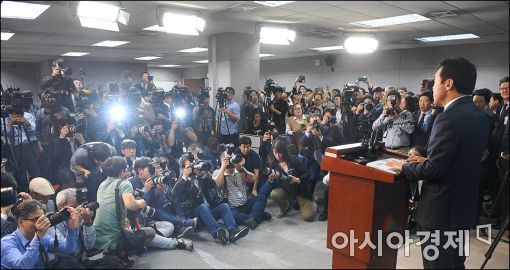 [포토]정계복귀 선언하는 손학규 전 대표