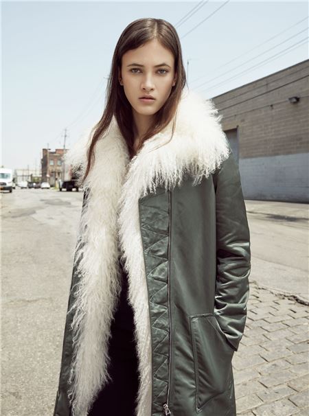 한섬, 할리우드 여배우와 협업한 ‘캡슐컬렉션’ 출시 