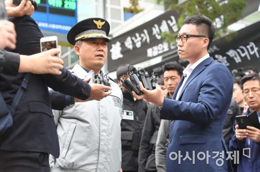 [포토]경찰, "백남기씨 유족 반대하면 오늘 영장 집행 안해" 