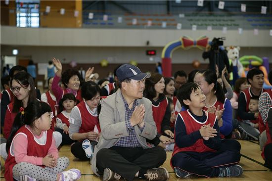 [포토]박홍섭 마포구청장' 다문화 가족 명랑운동회 참석 