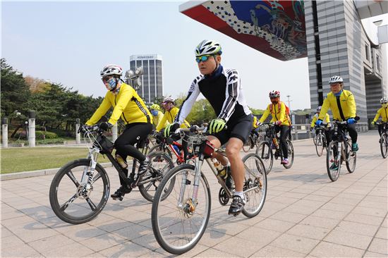 자전거 사고 5년새 43% 급증…4~10월 주의해야 