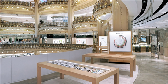 프랑스 파리 갤러리 라파예트 백화점 내 애플워치 전용 매장.