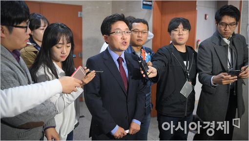 [포토]최순실사태, 특검 주장하는 김용태 의원