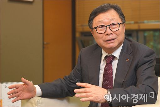 [아시아초대석]"식품은 미래산업…종합식품社 만들 것"