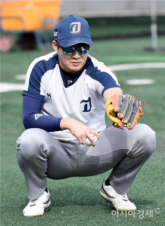 [포토]박민우, '포수해도 될까'