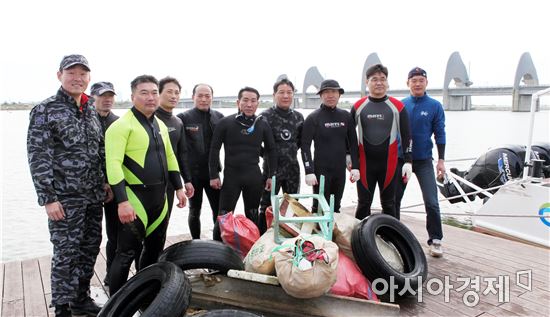 특수임무 유공자회 광주지부,영산강에서  "2016 색다른 환경보호 캠페인" 펼쳐