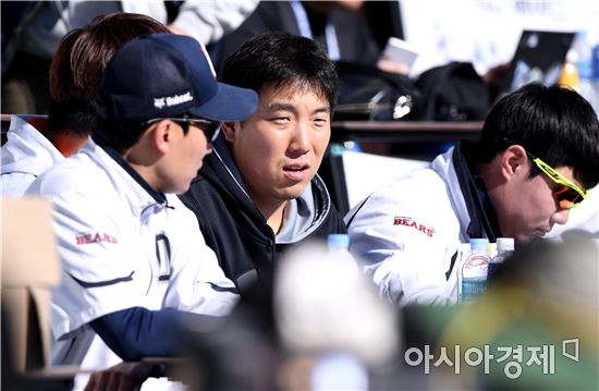 [포토]김현수, '친정팀 두산 응원왔어요'