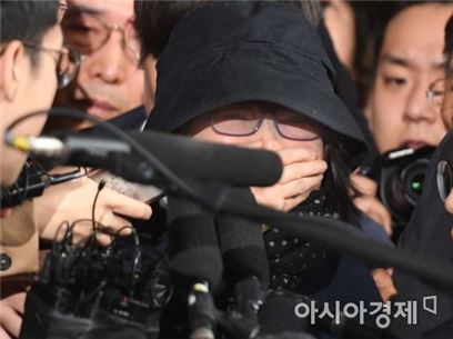 지난달 31일 검찰에 출두하는 최순실씨 / 사진=아시아경제DB