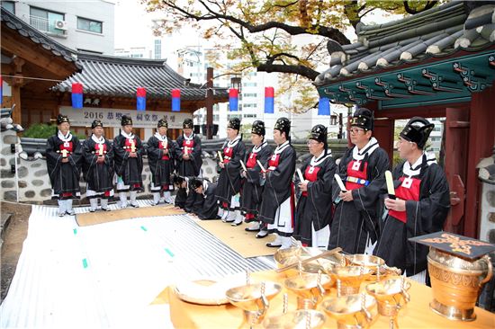 [포토]박홍섭 마포구청장 공민왕 사당제 참석 