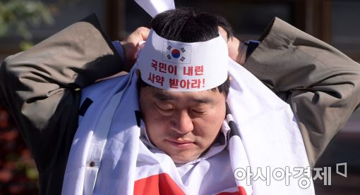 [포토]질끈 묶은 머리띠