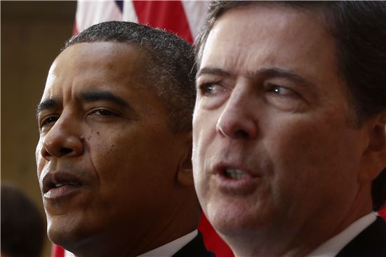 버락 오바마 미 대통령과 제임스 코미 FBI 국장(사진=AP연합)