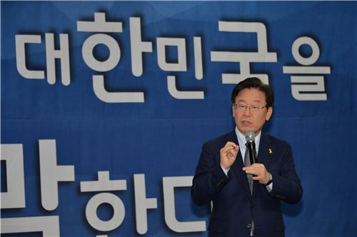 민주당 잠룡 5人, '단계적 퇴진운동' 힘 모으기로