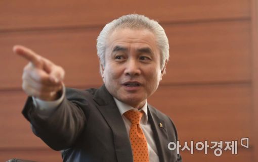 [아시아초대석]박종복 SC제일은행장 "은행 '덩치싸움'은 끝났다…SC 글로벌 네트워크에 길 있어"