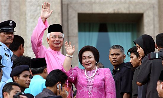 [위기의 세계정치]화려한 등장, 추한 이면…나집 라작 말레이시아 총리