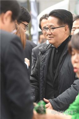 [포토]故 백남기 농민 영결식 참석한 박지원 