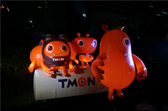 티몬, 청계천에 캐릭터 '티모니' 전시