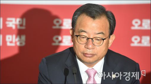 이정현 "중립내각 출범 즉시 사퇴…내년 1월 당대표 선출"(상보)