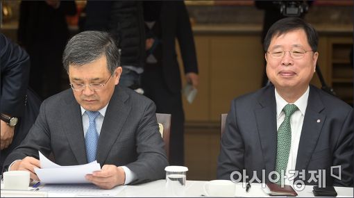 [포토]나란히 앉은 권오현 삼성·박진수 LG부회장