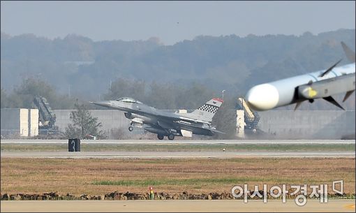 [포토]이륙하는 F-16