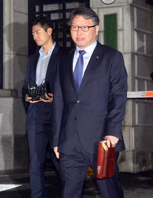 [최순실 덫에 빠진 재계]SK, 최태원 회장 사면…헬로비전 합병은 무산