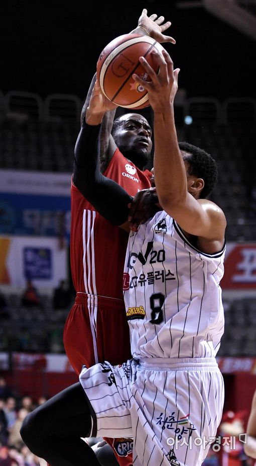 [포토]바셋, '슛블록으로 찍어주마!'