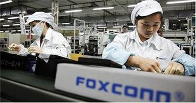 애플 제품의 부품을 생산하는 폭스콘 공장