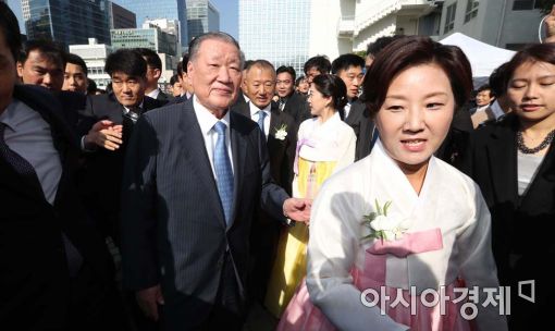 정몽구 회장, 외손녀 결혼식 참석…범현대家 총출동