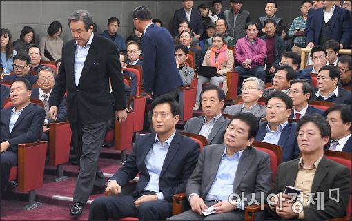 [포토]김무성, 비상시국회의 참석
