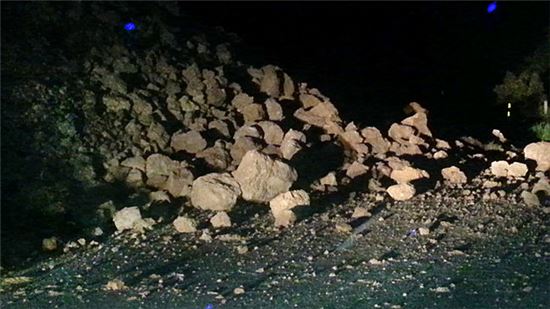 [포토]돌무더기 '와르르'…뉴질랜드, 지진으로 산사태 발생