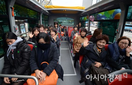 [포토]서울시티투어, 사계절용 오픈탑 버스 운행