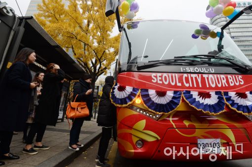 [포토]한국형 기후에 맞는 하이데커 오픈탑 버스