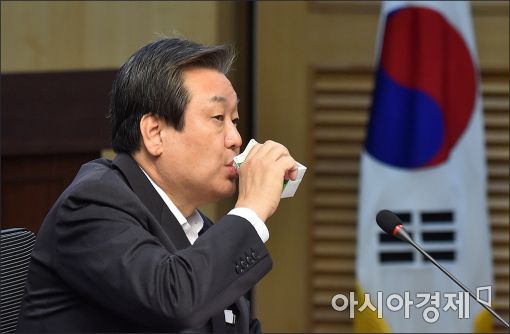 [포토]속타는 김무성 전 대표