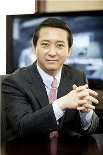 권영수 LGU+ 부회장, 내년 CES2017 참관…"IoT·AI·커넥티드카 준비"