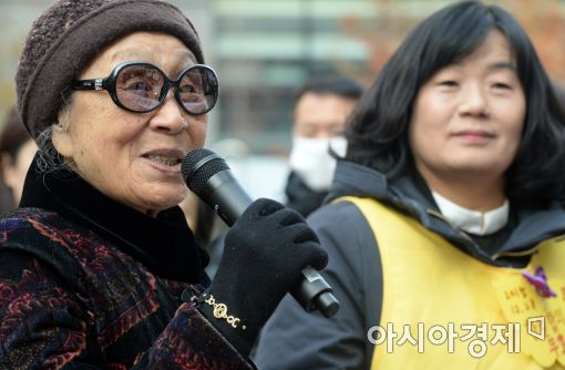 [포토]규탄 발언하는 김복동 할머니