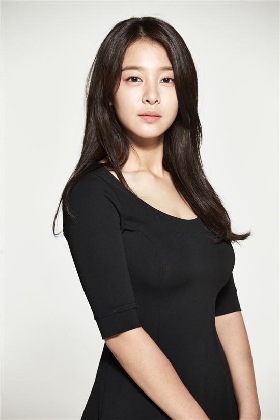 설인아, 몸매비결? “식욕 많은 편…실제로 보면 실망할 수도” 겸손 발언 눈길