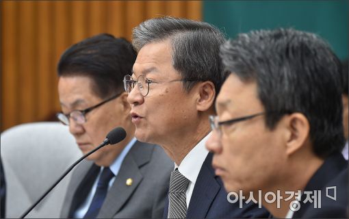 [포토]천정배 "박근혜 대통령은 피의자"