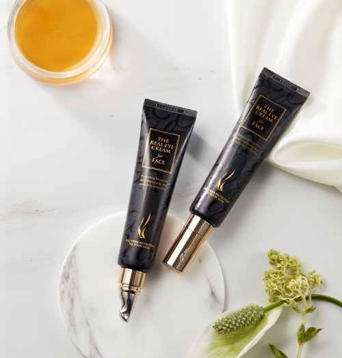 카버코리아 에스테틱 브랜드 A.H.C, 촉촉한 피부 보습 위한 홈케어 아이템 주목