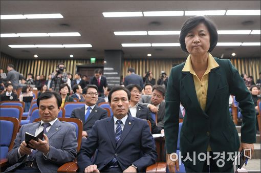 [포토]굳게 입다문 추미애 대표