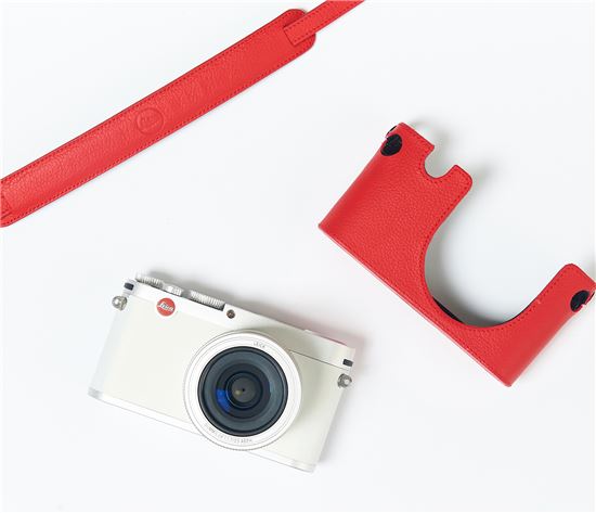 라이카, "크리스마스 에디션 '라이카 X-스노우' 출시"