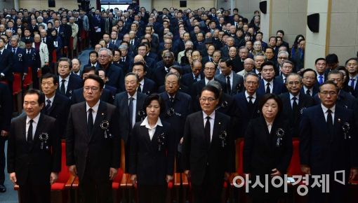[포토]YS추모식에 모인 정치인들