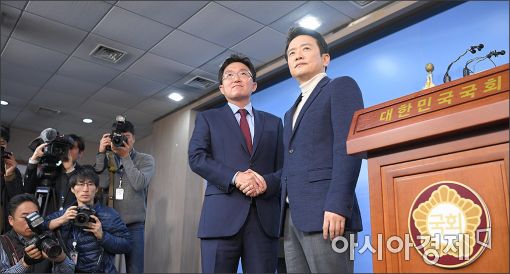남경필-김용태 탈당…朴대통령·새누리 향한 날선 비판(상보)