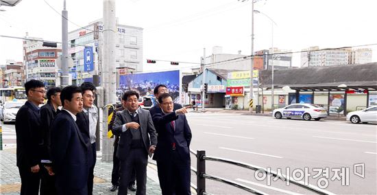 광주광역시는 수서발 고속열차 개통(12월9일)을 앞두고 22일 광주송정역 일원에서 광주지방경찰청(광산경찰서), 광산구, 코레일 관계자 등 20여 명이 참석한 가운데 현장점검을 실시했다.
