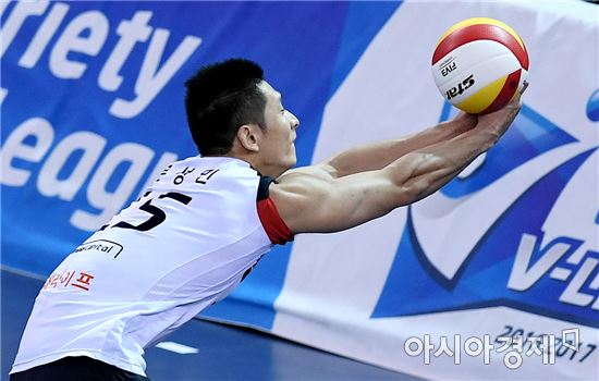 [포토]문성민, '끝까지 살려낼 거야!'