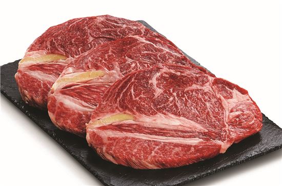 롯데마트, 미국산 소고기 최대 반값 판매  