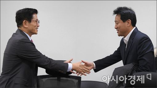 [포토]인사 나누는 오세훈·김문수