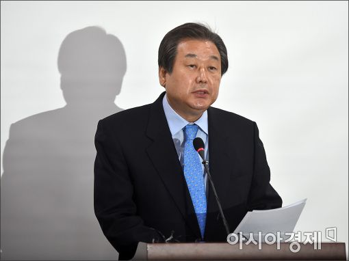 [포토]김무성 "정치인으로써 마지막 대선의 꿈을 접습니다"