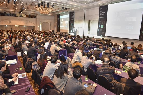한국IBM, 개발자 컨퍼런스 '디벨로퍼 커넥트 2016' 개최